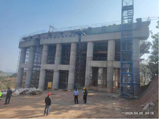 风暴平台注册：云南楚雄绕城高速施工高坠事故致1死，官方调查：死者不具备作业技能